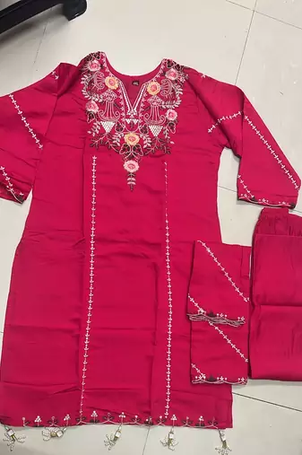 embroidered p.v. chanderi kurti pant dupatta set