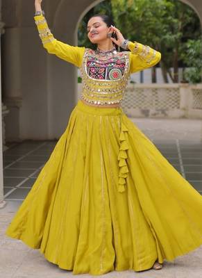 Traditional Parrot Gujarati Embroidered With Mirror Lace Work Lehenga & Top for Garba Nights_Free Size 3