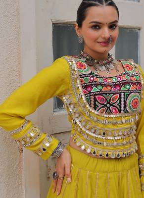 Traditional Parrot Gujarati Embroidered With Mirror Lace Work Lehenga & Top for Garba Nights_Free Size 4