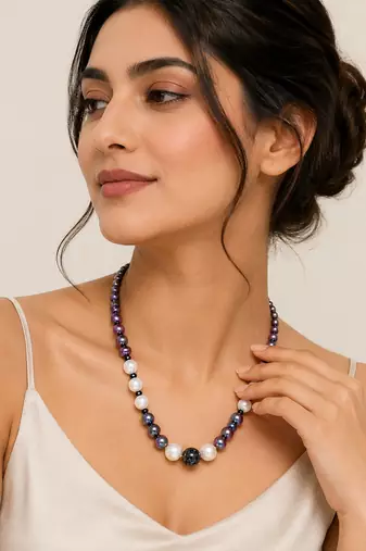 Beaded pearl necklace, multicolour, freshwater pearls with moonstone and black onyx, gold-tone clasp, elegant jewellery