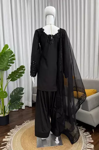 Black crepe thread with sequin farshi salwar suit