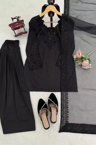 Black crepe thread with sequin farshi salwar suit
