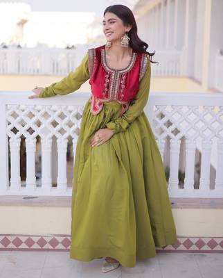 Mehendi chanderi gown with embroidery beats work 3