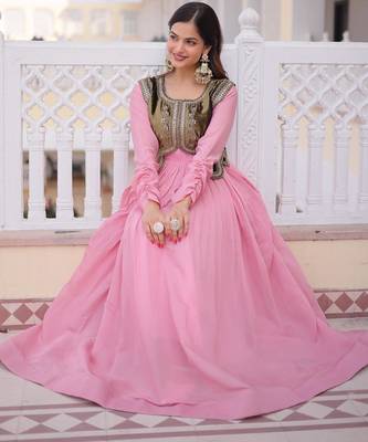 Pink chanderi gown with embroidery beats work 2