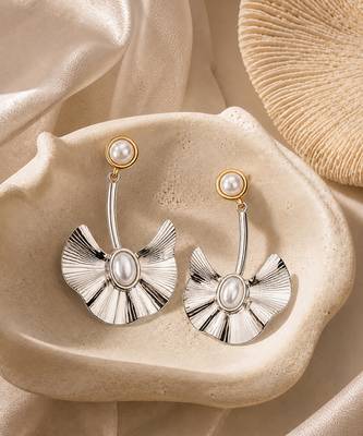 Silver plated pearl drop earrings 4