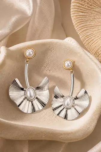 Silver plated pearl drop earrings