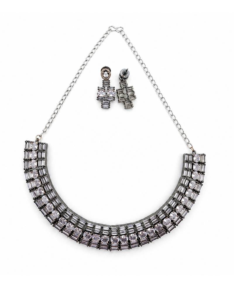 Silver studded collar necklace set