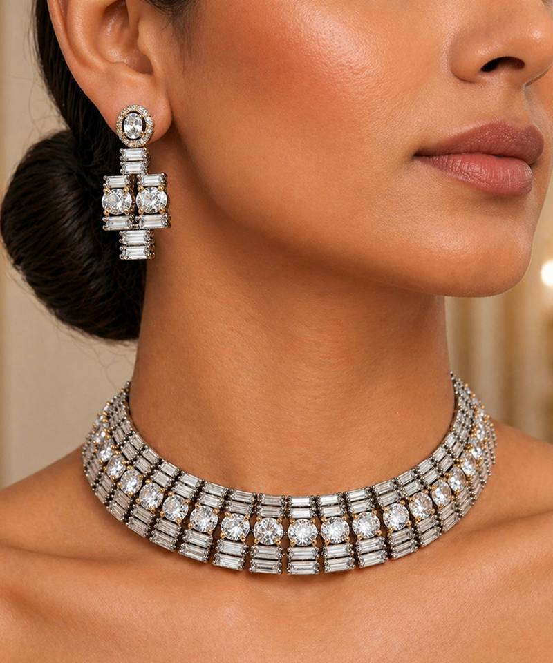 Silver studded collar necklace set
