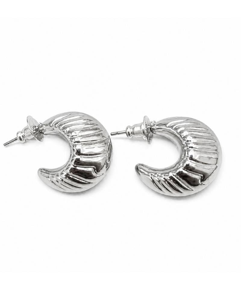Silver ribbed leaf drop earrings