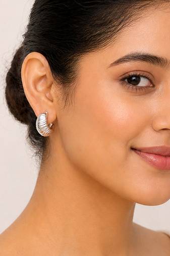Silver ribbed leaf drop earrings