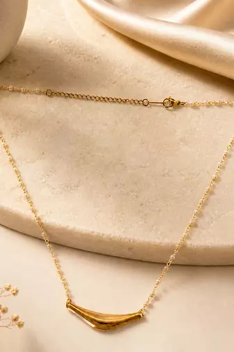 Mtallic gold curved bar pendant pearl rosary necklace