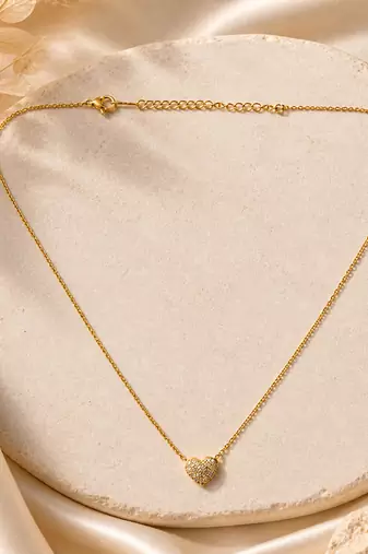Gold mini heart pendant necklace