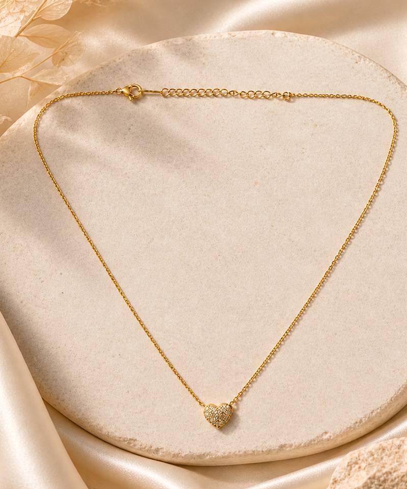 Gold mini heart pendant necklace