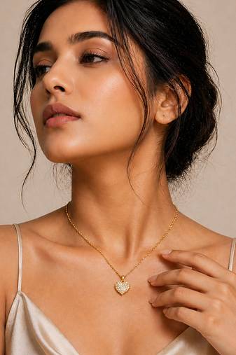 Gold heart pendant necklace