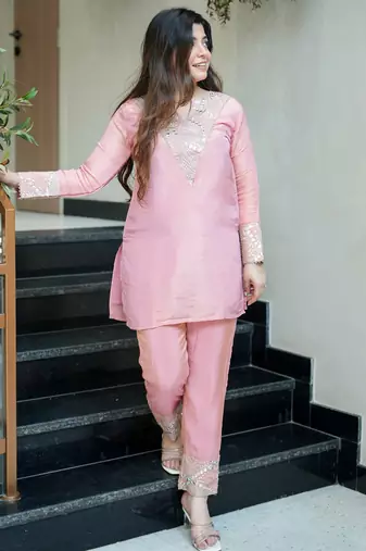 Women's Gorgeous Embroidery Work Simmer Silk Fabric Straight Kurta Pant