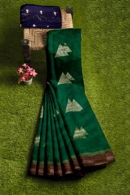 Emerald green zari woven designer saree 5