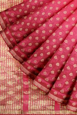 Pink floral zari woven saree 4