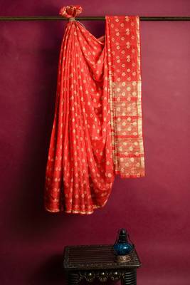 Bright red floral zari saree 4
