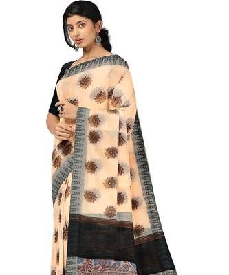 Dark off white spiral printed saree 2