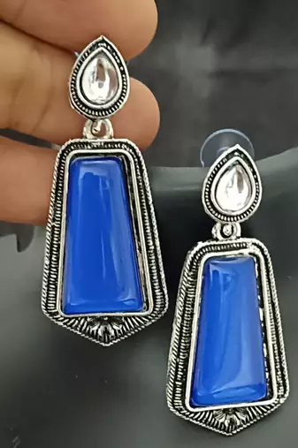 Blue monalisa cz stones silver plated earrings set