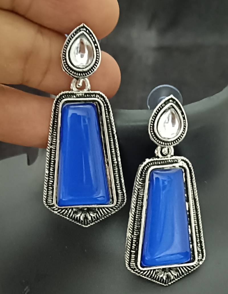 Blue monalisa cz stones silver plated earrings set