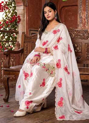 Off-white patiala salwar suit with floral embroidery 2