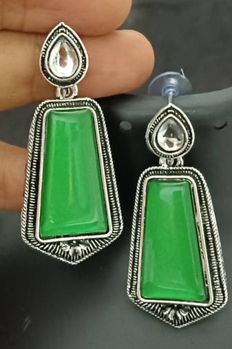 Green monalisa cz stones silver plated earrings set