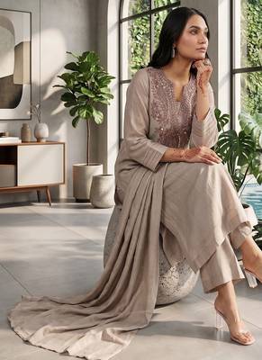 Trends grey embroidered kurta with pant and dupatta set 2