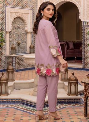 Women's peach embroidered kurti set 2