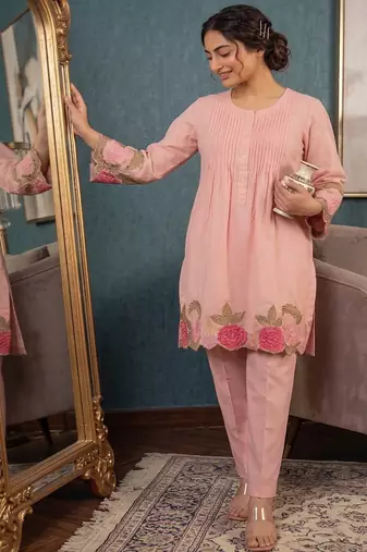 Women's lavender embroidered kurti set