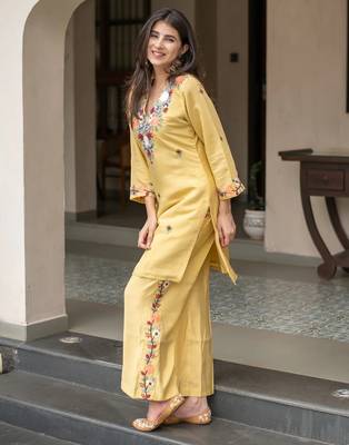 Women's Beautiful Thread Work French Crepe Fabric Straight Kurta Pant Set 3