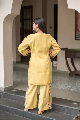 Women's Beautiful Thread Work French Crepe Fabric Straight Kurta Pant Set
