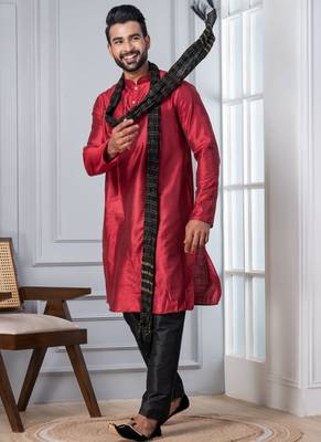  red  silk blend kurta dupatta set for men   2
