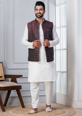 red  silk blend kurta set with jacket for men with embroidered work 3
