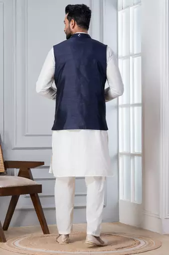  silk blend kurta jacket set for men with embroidered work