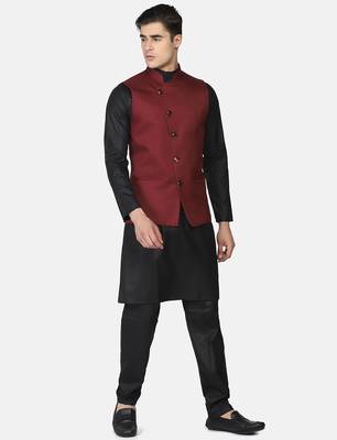 Mens solid black kurta pyjama set with maroon jacket 3