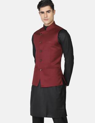 Mens solid black kurta pyjama set with maroon jacket 5