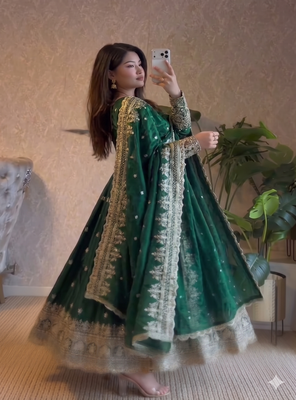 Dark green heavy flared wedding wear anarkali salwar kameez 4