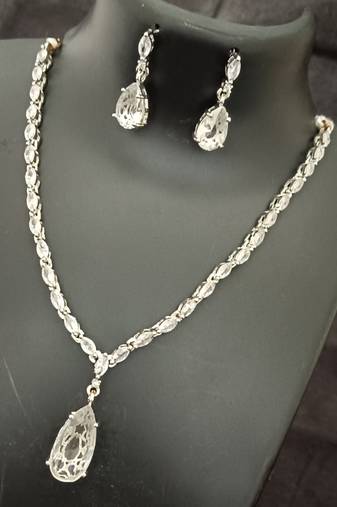 White cz stones silver plated jewellery set