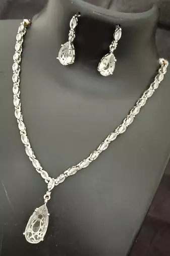 White cz stones silver plated jewellery set