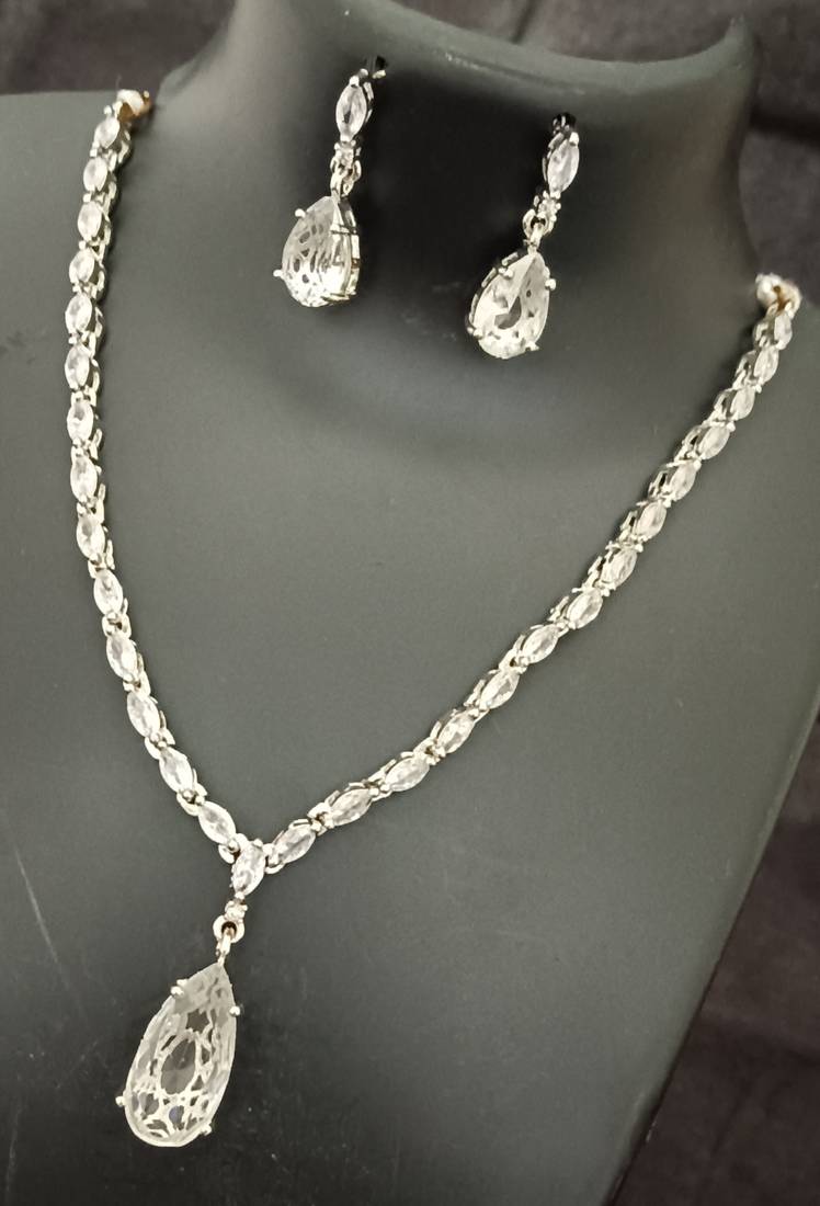 White cz stones silver plated jewellery set