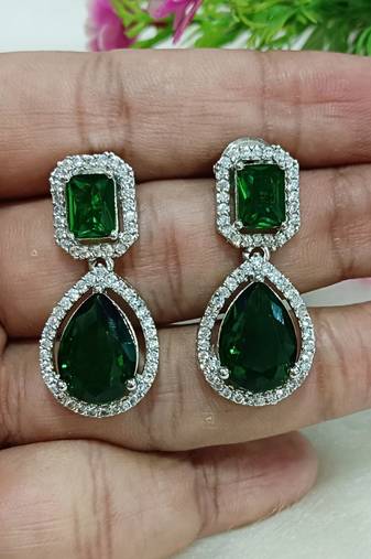 Emerald green cz stones beautiful silver plated earrings set