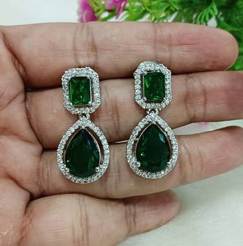 Emerald green cz stones beautiful silver plated earrings set 2