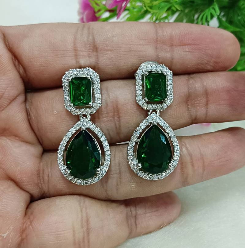 Emerald green cz stones beautiful silver plated earrings set