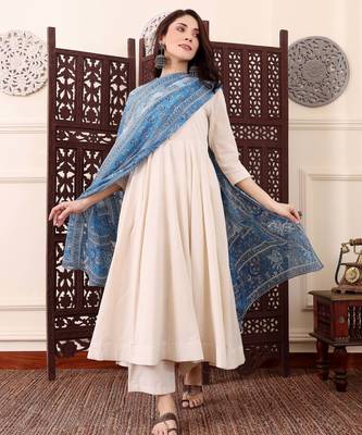 Women's Beautiful Solid Chanderi Silk Fabric Flared Anarkali Pant and Dupatta Set 5