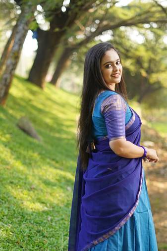 Bllue kanjivaram silk blend half saree with traditional gold zari weaving work