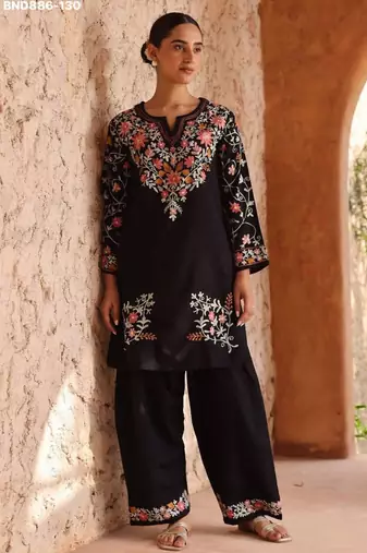 Black silk blend embroidered kurta-sets