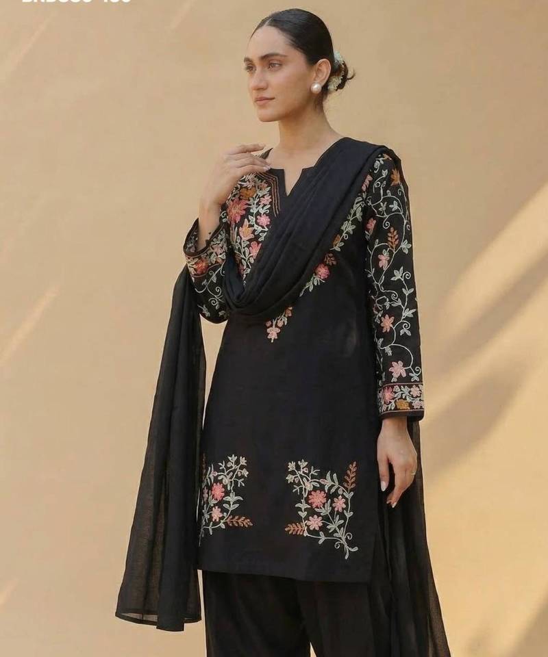 Black silk blend embroidered kurta-sets
