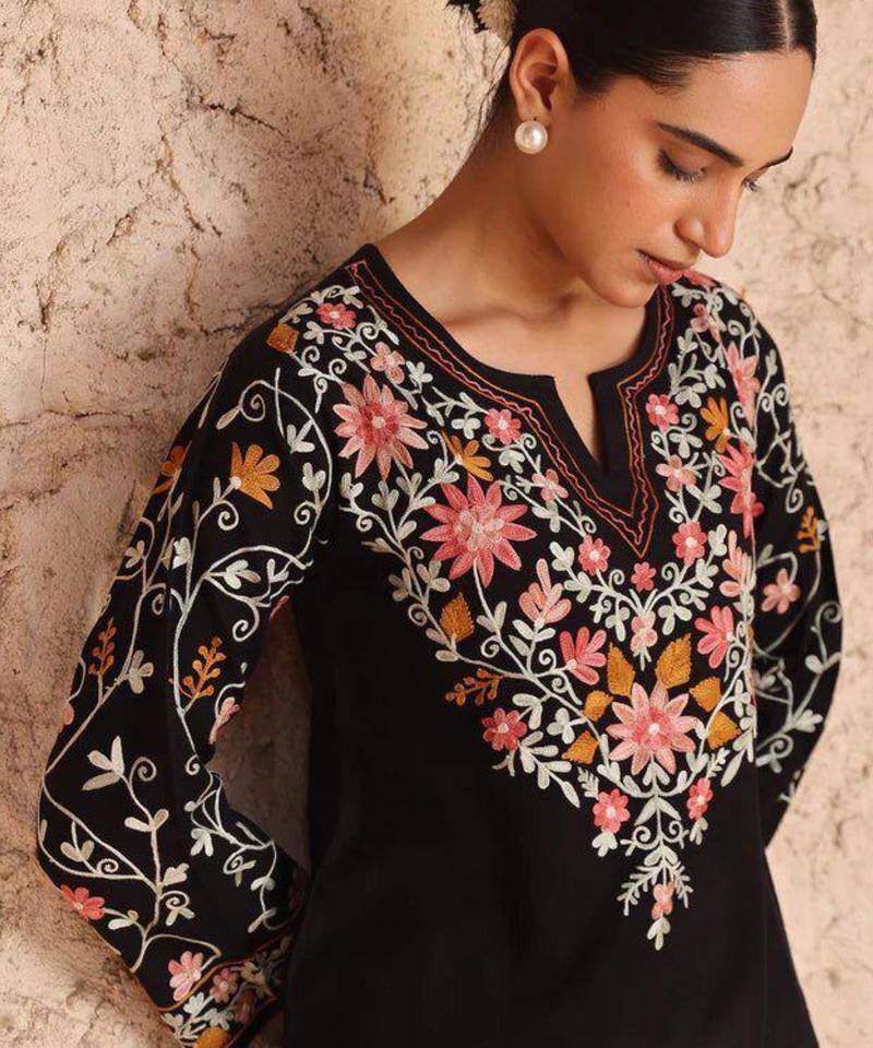 Black silk blend embroidered kurta-sets