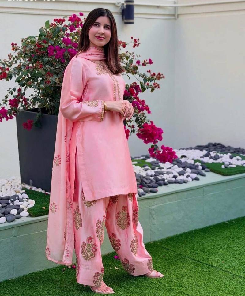 Pink silk blend embroidered kurta-sets